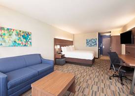 Holiday Inn Express & Suites UNIONTOWN by IHG 4