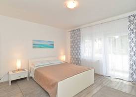 Apartment 1601 2