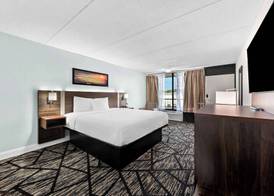 Clarion Inn & Suites near the Leconte Center Pigeon Forge 5