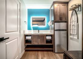 Aspire Inn Studios & Spas 5