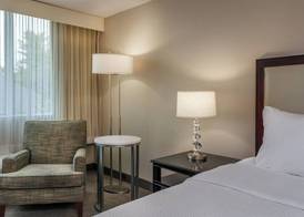 Holiday Inn & Suites BOSTON-PEABODY by IHG 4