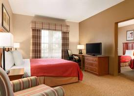 Country Inn & Suites by Radisson, Sycamore, IL 5