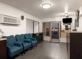 Travelodge by Wyndham Everett City Center 3