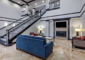 Quality Inn & Suites I-35 E-Walnut Hill 4