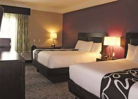 La Quinta Inn & Suites by Wyndham Pearland - Houston South 5