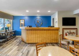 Econo Lodge Cherokee Near Island Park 3