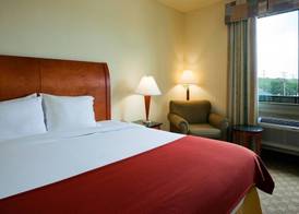 Holiday Inn Express & Suites FAIRFIELD-NORTH by IHG 4
