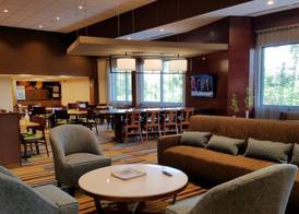 Fairfield Inn & Suites by Marriott Springfield Holyoke 4