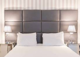 Edinburgh Castle Apartments 3
