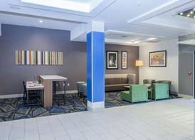 Holiday Inn Express & Suites HOUSTON-ALVIN by IHG 4