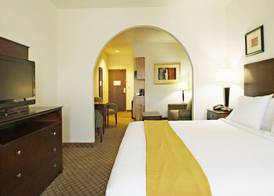 Holiday Inn Express & Suites CHILDRESS by IHG 3
