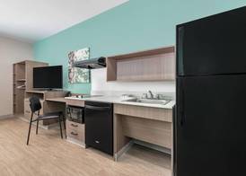 ECHO Suites Extended Stay by Wyndham Dallas Plano Richardson 4