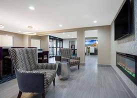 La Quinta Inn by Wyndham Roanoke Salem 2