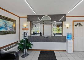 Econo Lodge Clemson - University Area 4