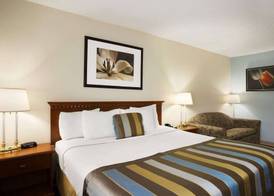 Days Inn by Wyndham Middletown 5
