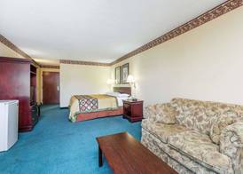 Super 8 by Wyndham Piedmont Greenville Area 3