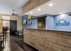 Days Inn & Suites by Wyndham Lodi 3