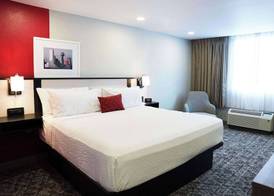 Ramada by Wyndham DFW Airport 5
