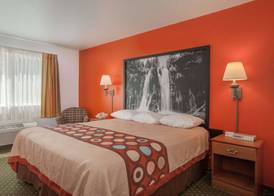 Super 8 by Wyndham Cloverdale Wine Country 3