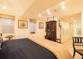 Large 4-bed 8-guests W/patio 1841 House Paddington 3