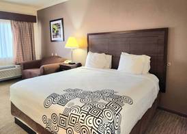 Days Inn by Wyndham Navasota 5