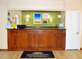 Days Inn & Suites by Wyndham Tucker/Northlake 4