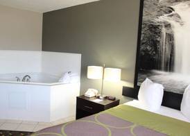 Super 8 by Wyndham Wyoming/Grand Rapids Area 3