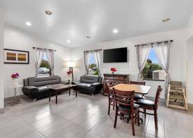 Travelodge by Wyndham Winchester 2