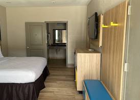 Days Inn by Wyndham Kenedy/Karnes City 4