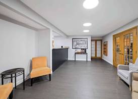 Super 8 by Wyndham Waverly 4