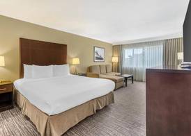 Best Western Plus Garden Court Inn 4