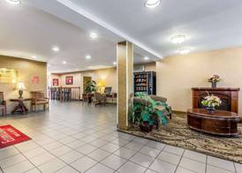 Econo Lodge Inn & Suites Evansville East 2