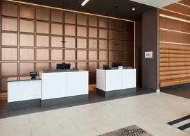 Courtyard by Marriott Montreal Laval 2