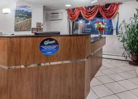 Howard Johnson by Wyndham Colorado Springs 3