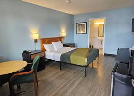Sumner Motor Inn 5
