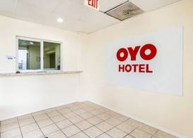 Oyo Hotel San Antonio Lackland AFB Seaworld Hwy 90 W 3