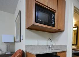 Holiday Inn Express & Suites HIGH POINT SOUTH by IHG 3