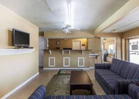 Days Inn by Wyndham Calhoun GA I-75 and US-41 2