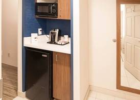 Holiday Inn Express & Suites PORTERVILLE by IHG 5