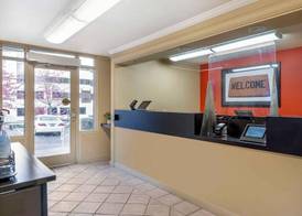 Extended Stay America Suites Seattle Bellevue Factoria 2