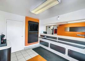 Motel 6 Thornton 3