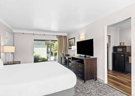 Best Western Garden Inn 4
