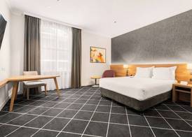 Furama Darling Harbour 5