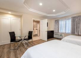 Wilshire Crest Hotel 5