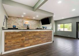Suburban Studios LaVale - Cumberland 3