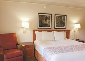 Baymont by Wyndham Houston La Porte 4