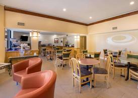 Econo Lodge Hendersonville 3