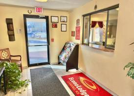 Econo Lodge Lansing - Leavenworth 5