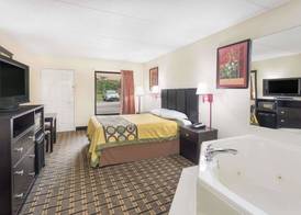 Super 8 by Wyndham Lithonia 5
