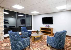 La Quinta Inn by Wyndham Davenport & Conference Center 2